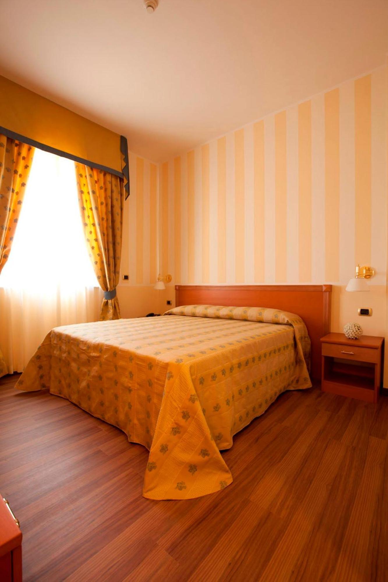 Park Hotel Elizabeth Mariotto Kültér fotó